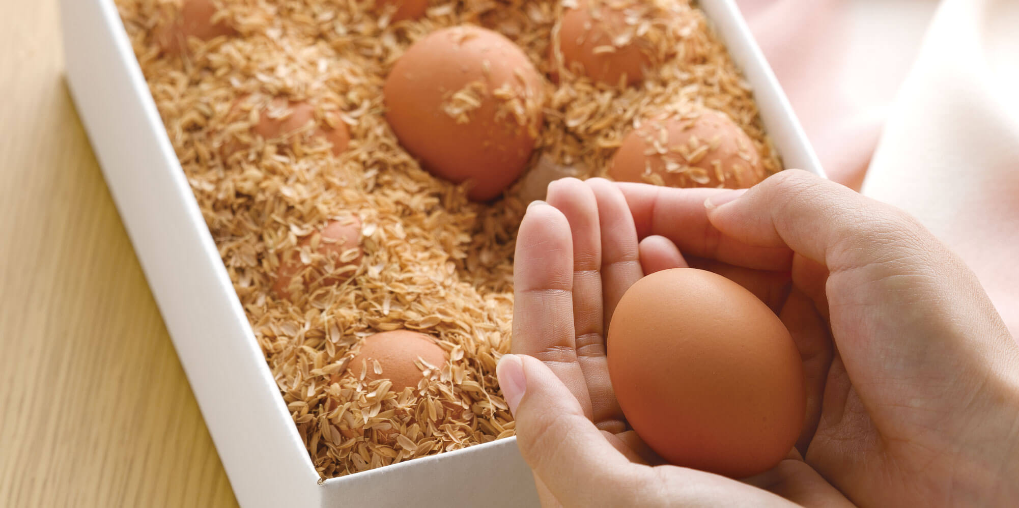 贈答品 高級卵】 朝採れ平飼い卵 天美卵もみがら詰め60個 高級ギフト