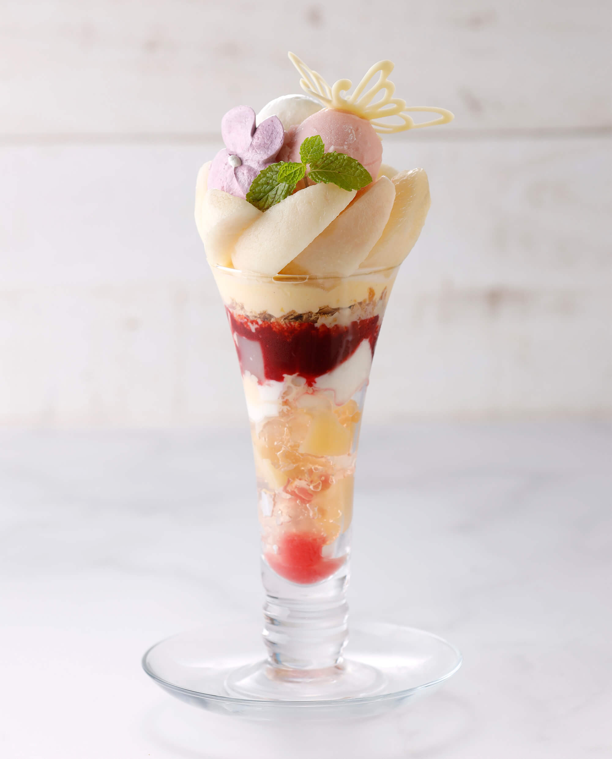 完璧 という名のデザート まるごと桃のパフェ 大江ノ郷自然牧場 完璧 という名のデザート まるごと桃のパフェ 大江ノ郷自然牧場